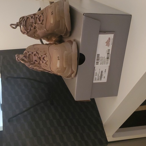 Balenciaga Shoes - Balenciaga triple S sneaker